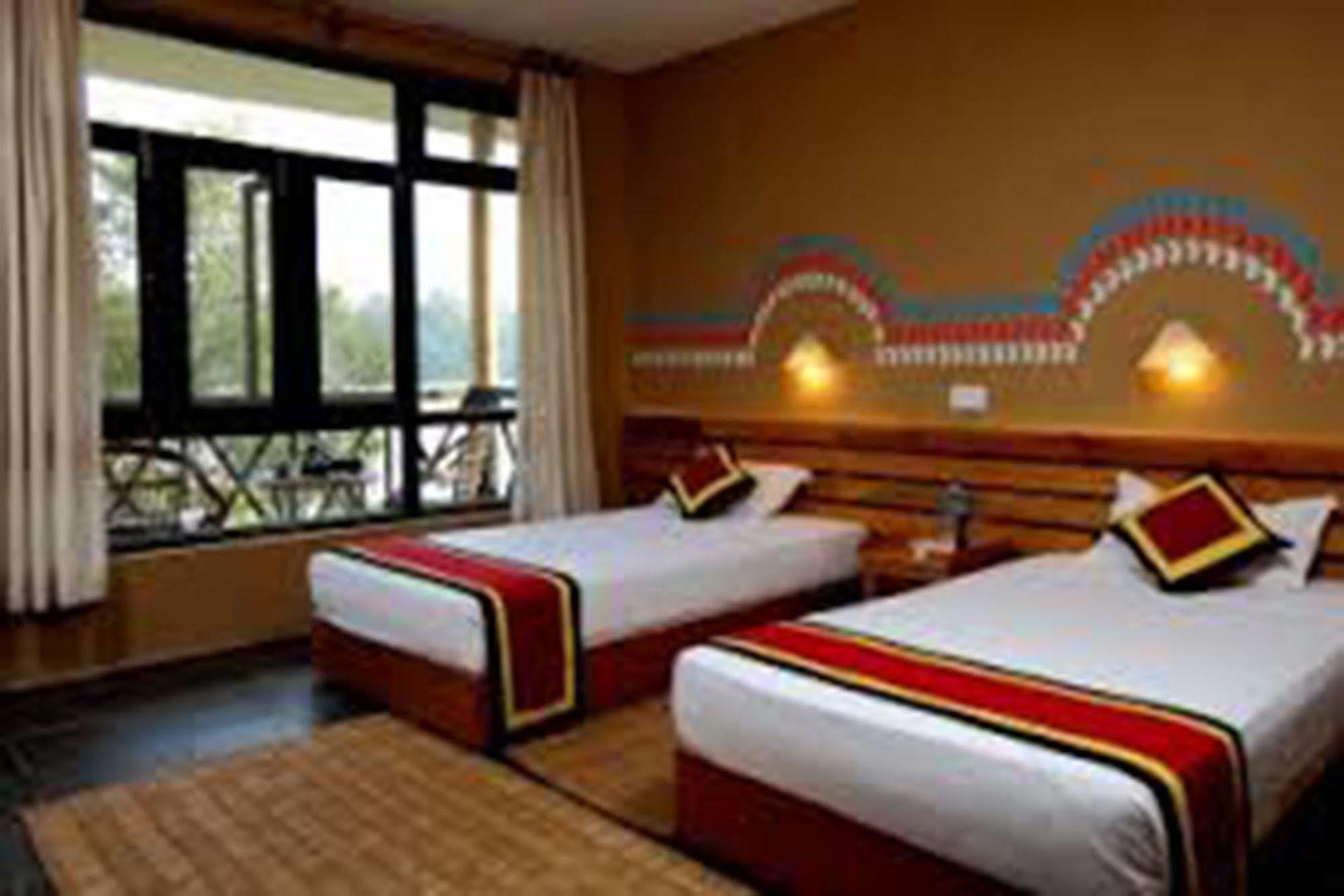 Chitwan Adventure Resort Sauraha Exterior foto