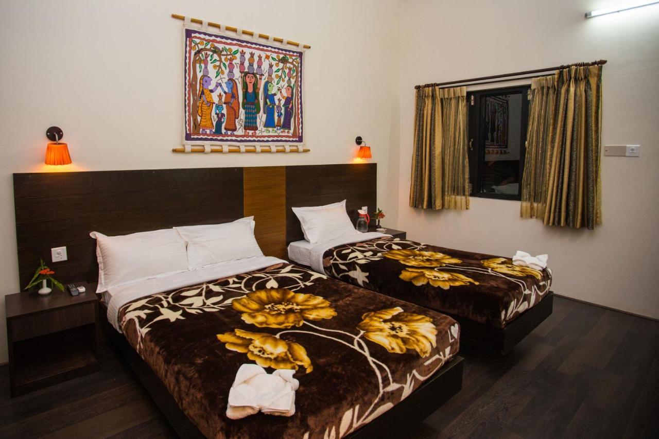 Chitwan Adventure Resort Sauraha Quarto foto